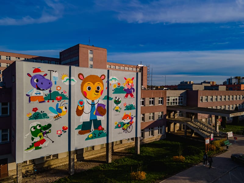 Nowy mural na elewacji Uniwersyteckiego Dziecięcego Szpitala Klinicznego w Białymstoku